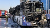 İzmir’de belediye otobüsü, alev alev yandı