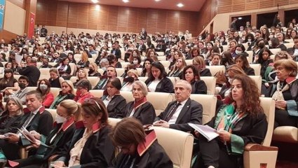 Binlerce kadın Danıştay kapısında İstanbul Sözleşmesi'ni bekliyor: Bekleyen kadınlara polis müdahalesi