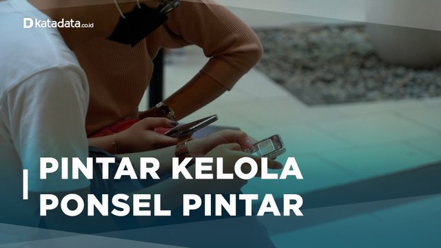 Tips Menghemat Baterai HP Saat Perjalanan Mudik | Katadata Indonesia