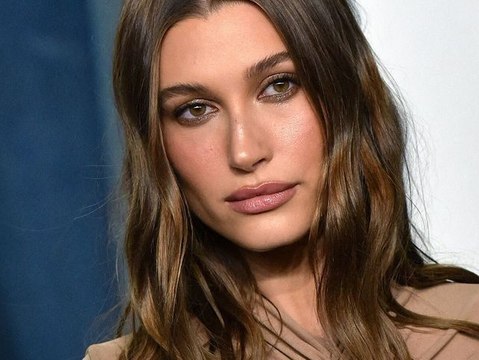 Hailey, la compagne du chanteur Justrin Bieber, hospitalisée d'urgence après un AVC : ses médecins n'écartent pas la piste du COVID-19 !
