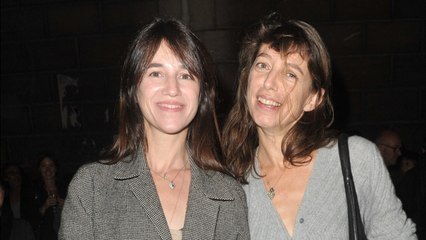 GALA VIDEO - « Je dépérissais " : Charlotte Gainsbourg au plus mal après la mort de sa soeur Kate