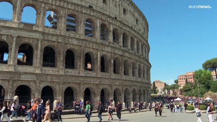 Italie : donner automatiquement le nom du père à l'enfant est "illégitime"