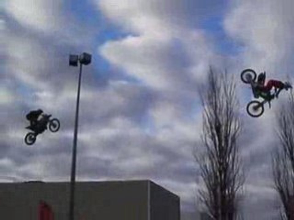 Fmx au salon de la moto de Villefranche sur saone