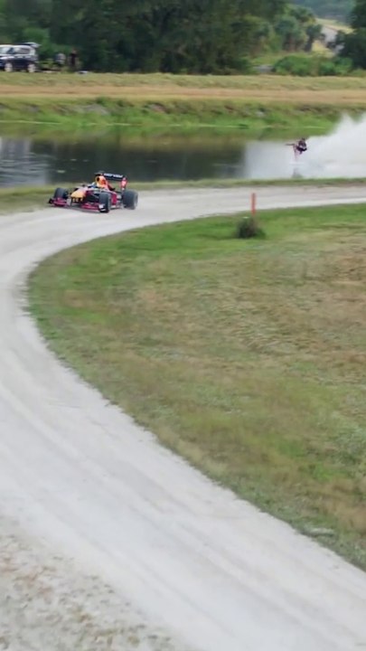 Il fait du ski nautique tracté par une F1 à Miami