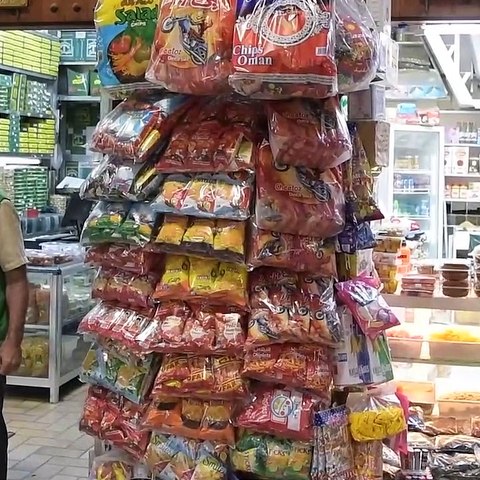 إقبال كبير على «حلو العيد» بأنواعه المختلفة