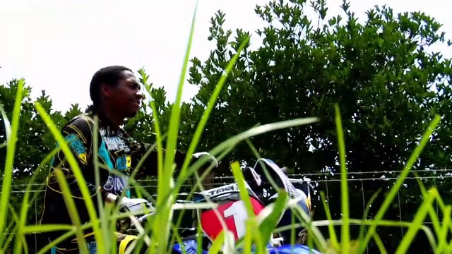 MX vs. ATV: Alive James Stewart's Motocross Compound