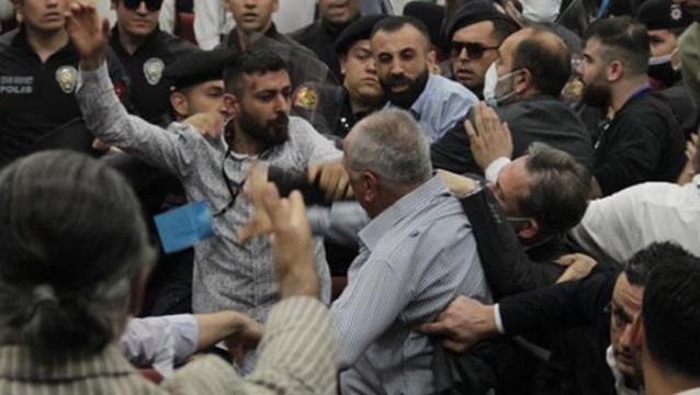 Altay kongresinde kıyameti koparan söz! Genel kurulun yapıldığı salon boks ringine döndü