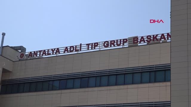 Son dakika haberleri! BARİYERLERE ÇARPAN TAKSİNİN ŞOFÖRÜ ÖLDÜ, ABLASI GÖZYAŞLARINA BOĞULDU