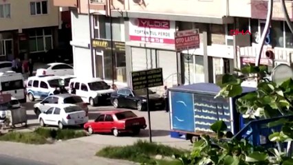 Evine gelip kendisini bıçaklayan eski karısını öldürdü