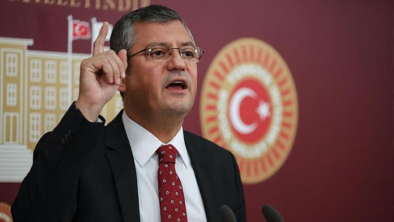 CHP'li Özgür Özel'den soyadına "Garip" diyen Erdoğan'a yanıt: Kendisini İsmet Özel'e havale ediyorum