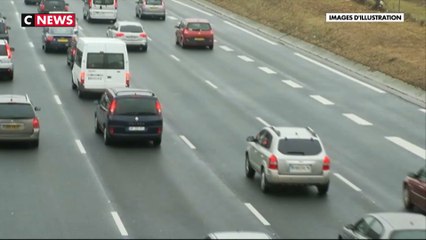 Isère : une voiture fauche trois agents autoroutiers
