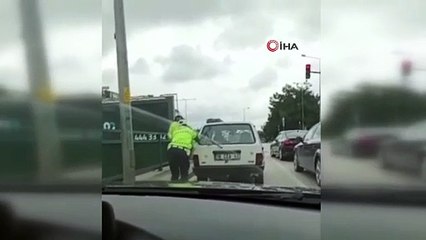 Bursa’da trafik polisinden takdir toplayan hareket