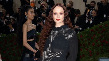 « Je me sentais grosse et indésirable » : Sophie Turner se confie sur ses troubles alimentaires