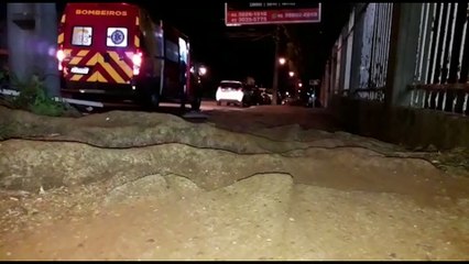 Idosa tropeça em calçada e sofre corte no crânio