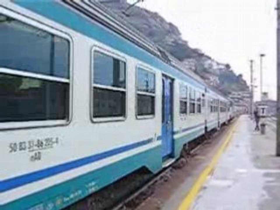 D 445 1110 - 2006-05-07 - 001 - Vintimille ( ITALIE )