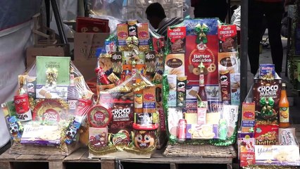 Berburu Parcel di Pasar Kembang Cikini