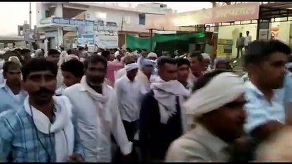 दिल्ली-बीकानेर हाईवे पर लगाया जाम