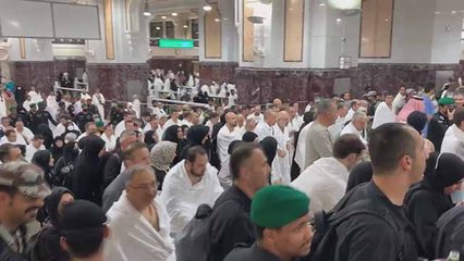 Erdoğan, ekibi ve bakanlarla umre yaptı