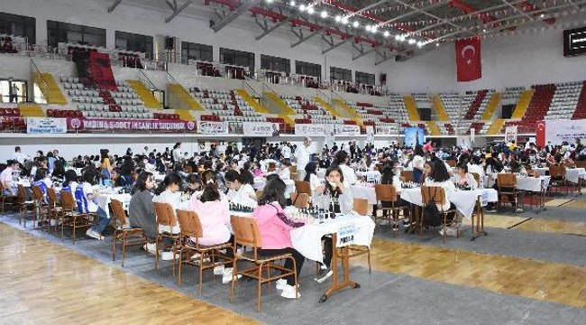OKUL SPORLARI SATRANÇ TÜRKİYE BİRİNCİLİĞİ MÜSABAKALARI SİVAS'TA DEVAM EDİYOR