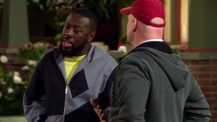 The Neighborhood S04E19 Welcome to the Quinceañera - Clip