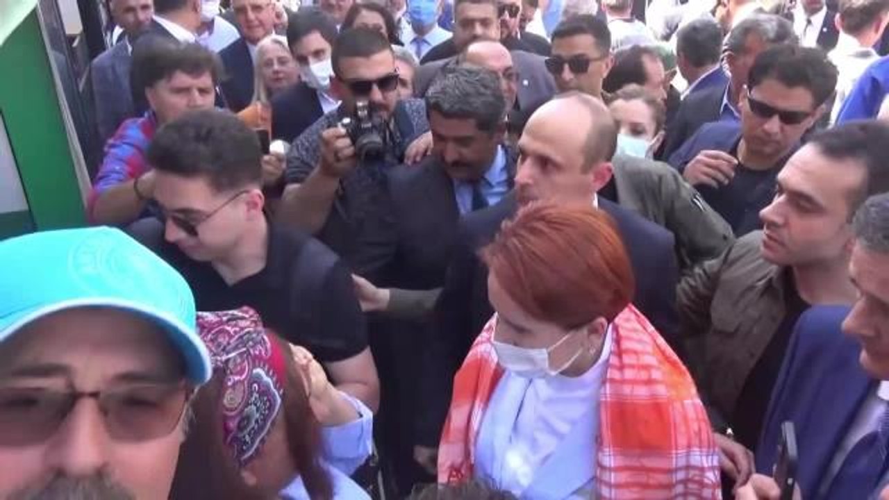 Antalyalı Kadın Çiftçiden Akşener'e: "Sen Bizim Umudumuzsun; Lütfen Sesimiz Ol, Her Şeyimiz Ol Meral Hanım"