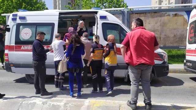 Son dakika haberi! Küçükçekmece'de İETT otobüsü zincirleme kazaya karıştı: 14 yaralı