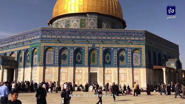 حركة نشطة في البلدة القديمة بالقدس استعدادا لعيد الفطر