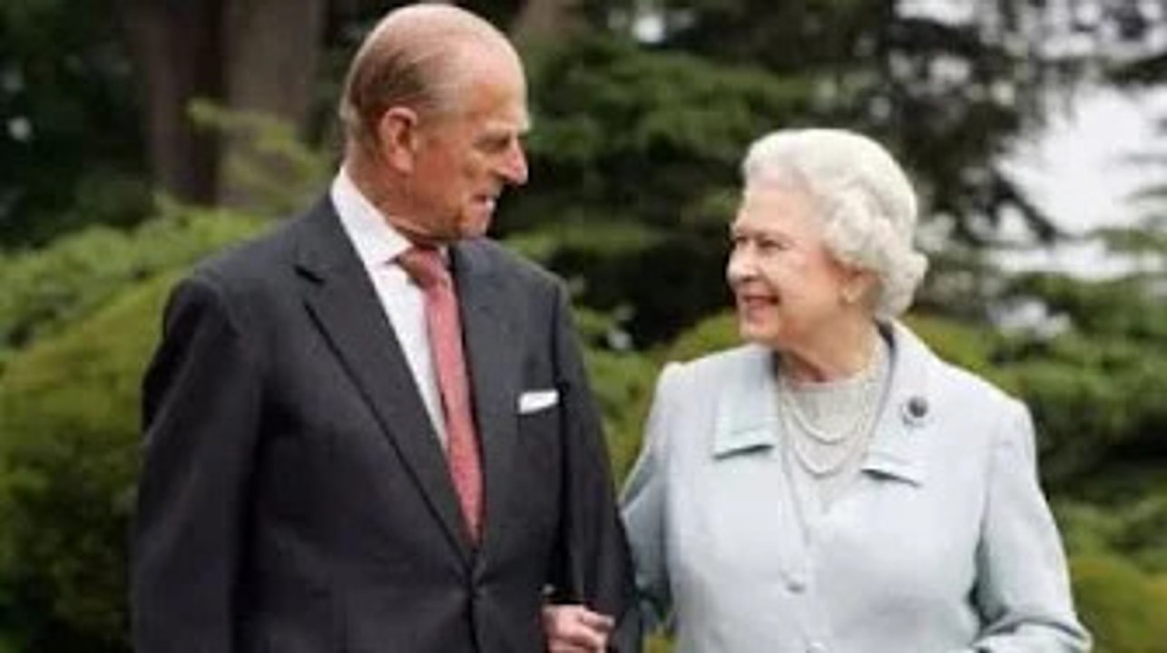 La reine est forcée de baisser les bras après avoir tenté d'arrêter le mariage avec Philip "sans le