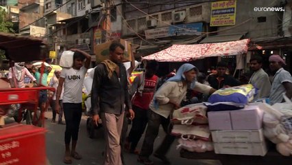 Télécharger la video: Ondata di caldo anomalo in India e Pakistan, picchi tra i 46° e i 48°C