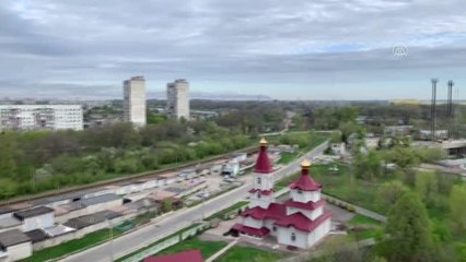 Harkiv'de binaların bodrumlarına sığınan Ukraynalılara gıda yardımı