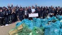 Ambiente, i dipendenti di Adr e Boeing puliscono spiaggia di Focene