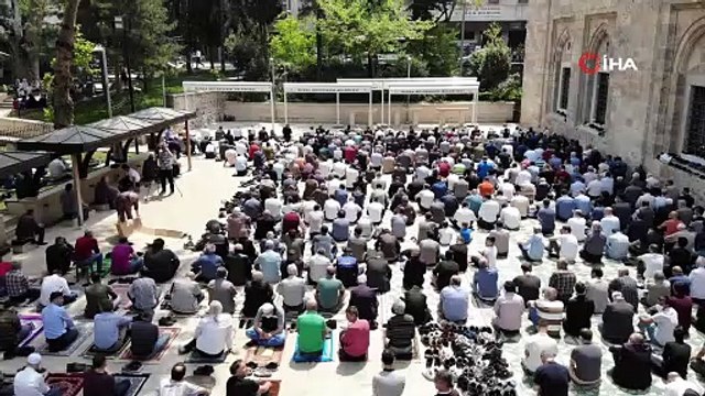 Ramazanın son cuma namazında camiler doldu taştı