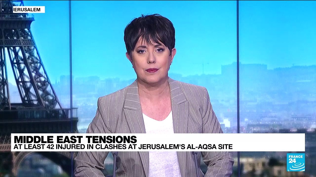 Palestinians clash with Israeli police at Jerusalem holy site