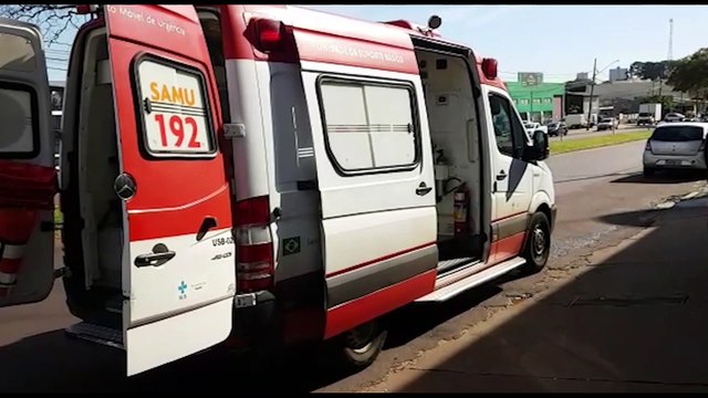 Em surto, homem começa a tirar a roupa na Avenida Assunção e precisa ser contido pelas equipes do Samu, PM e GM
