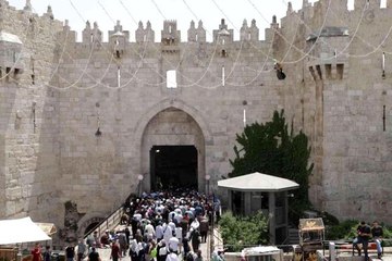 Ramazan ayının son cumasında 160 bin kişi Mescid-i Aksa'da toplandı