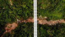 « Regarder en bas était effrayant »: le Vietnam inaugure un gigantesque pont suspendu en verre