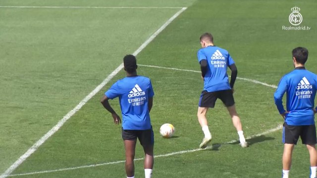 Último entrenamiento del Madrid antes de la 'final' ante el Espanyol