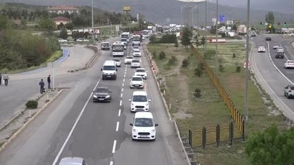 KIRIKKALE - "Kilit kavşak" Kırıkkale'de bayram öncesi trafik yoğunluğu başladı