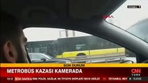 Beylikdüzü'nde iki metrobüs çarpıştı!