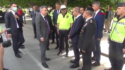 UYGULAMAYI GÖRÜNCE PANİKLEYEN SÜRÜCÜ ÖN KOLTUKTAKİ ÇOCUĞU ARKA KOLTUĞA ATIP KAÇMAYA ÇALIŞTI