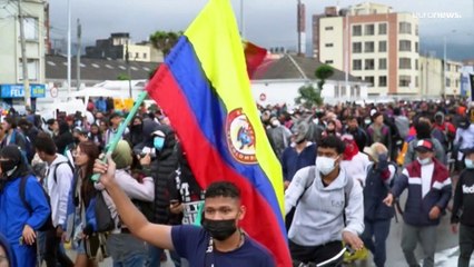 Colombianos manifiestan para conmemorar un año del estallido social, a un mes de las elecciones