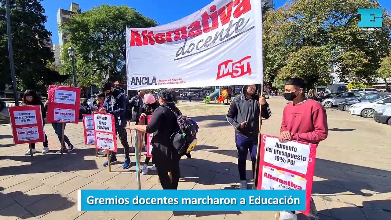 Gremios docentes marcharon a Educación