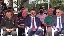 Ramazan Bayramı öncesi şehit mezarlarına karanfil bırakıldı