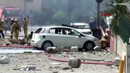 شاهد: مصرع 3 أشخاص وإصابة 9 آخرين بانفجار ضخم في مصنع تركي