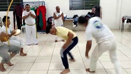 Grupo Afoxé de Capoeira se apresenta neste domingo 1º de maio no Vikings