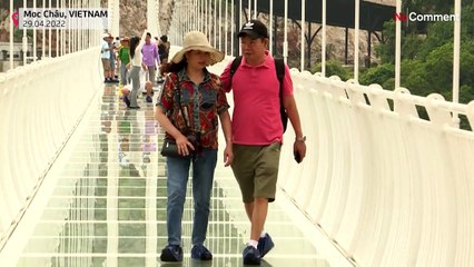 Nichts für schwache Nerven: Vietnam eröffnet 150 Meter hohe Glasbrücke