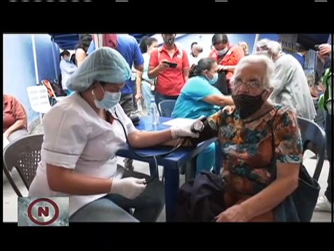 Plan de Amor en Acción atiende más de 2 mil 300 familias en la parroquia Petare