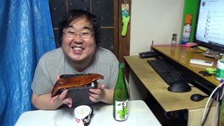 (Shippai-kozou)Gunma's local sake at half price, giant eel at half price with a 100 yen bento box