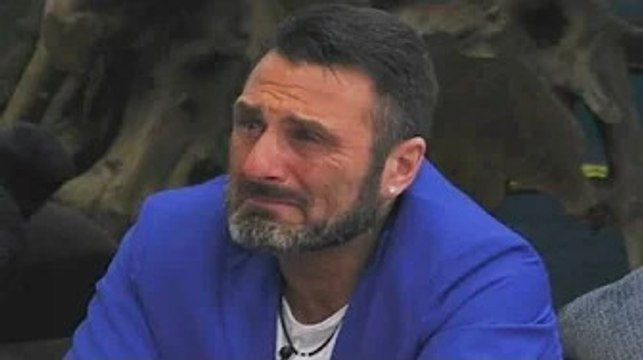 Uomini e Donne, brutta disavventura per l'ex cavaliere un hacker ha preso in possesso il suo profil