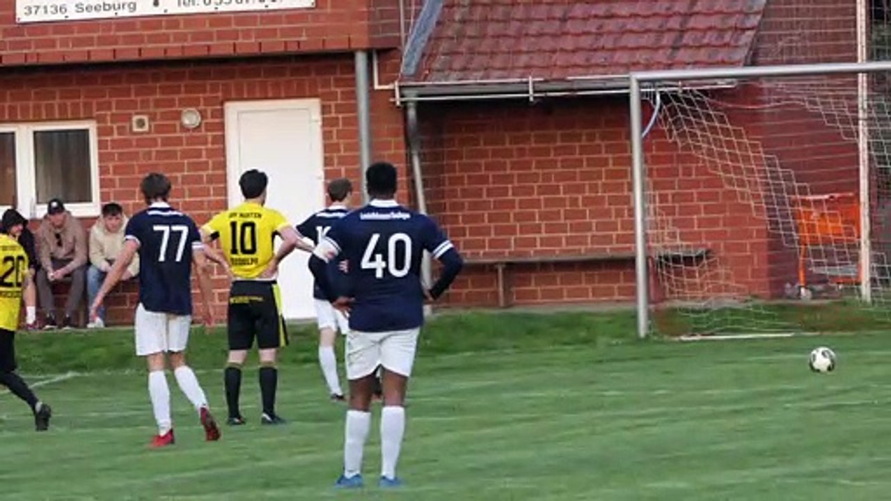Das 2:1 für Landolfshausen/Seulingen gegen Nörten-Hardenberg durch Marius Münter
